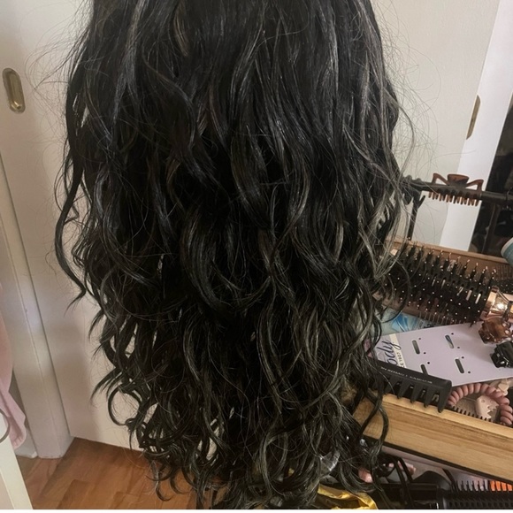 Wig - Picture 3 of 6